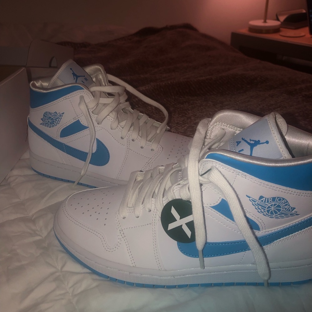 BRAND NEW StockX authenticated Air Jordan Mid’s UNC BLUE